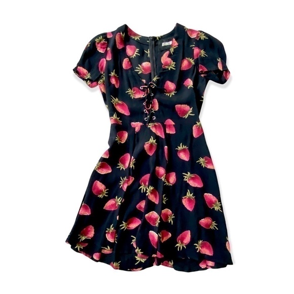 Reformation Dresses & Skirts - Reformation Koa mini dress, strawberry, size 2P